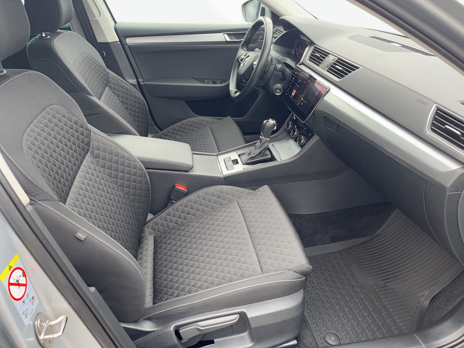 Škoda Superb - zdjęcie 13