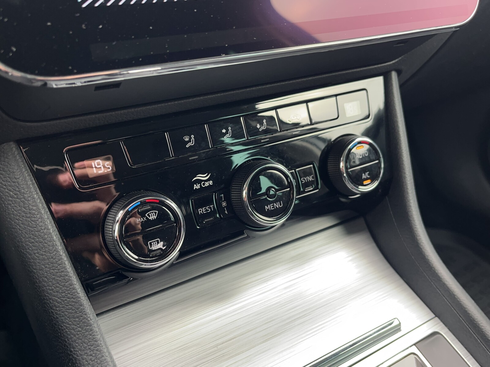 Škoda Superb - zdjęcie 25