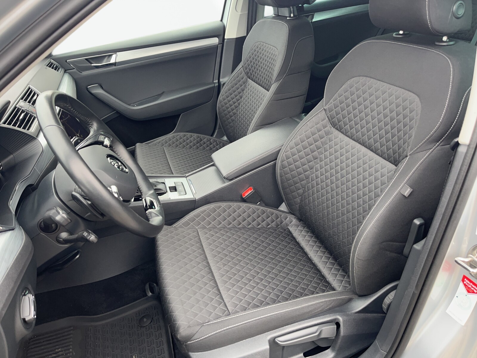 Škoda Superb - zdjęcie 14
