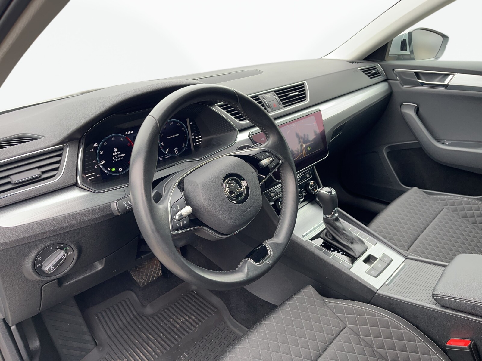 Škoda Superb - zdjęcie 15