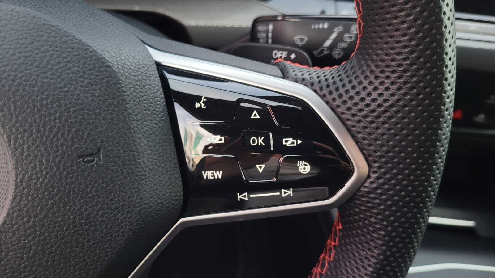 Volkswagen Golf - zdjęcie 19