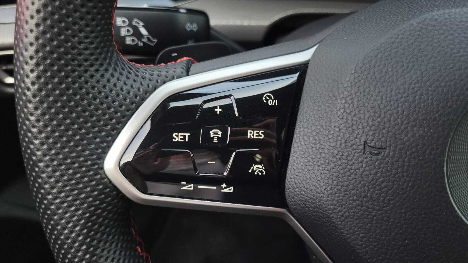 Volkswagen Golf - zdjęcie 18