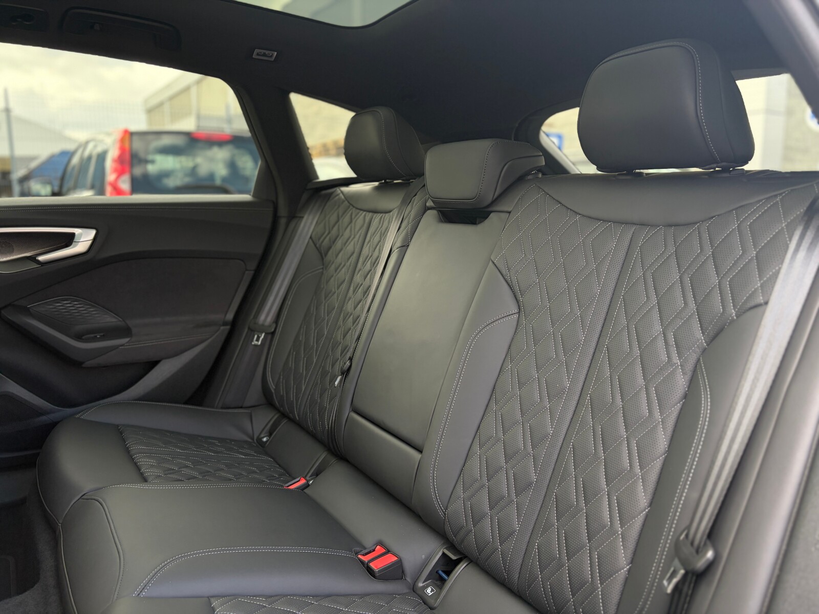Audi S5 Avant - zdjęcie 22