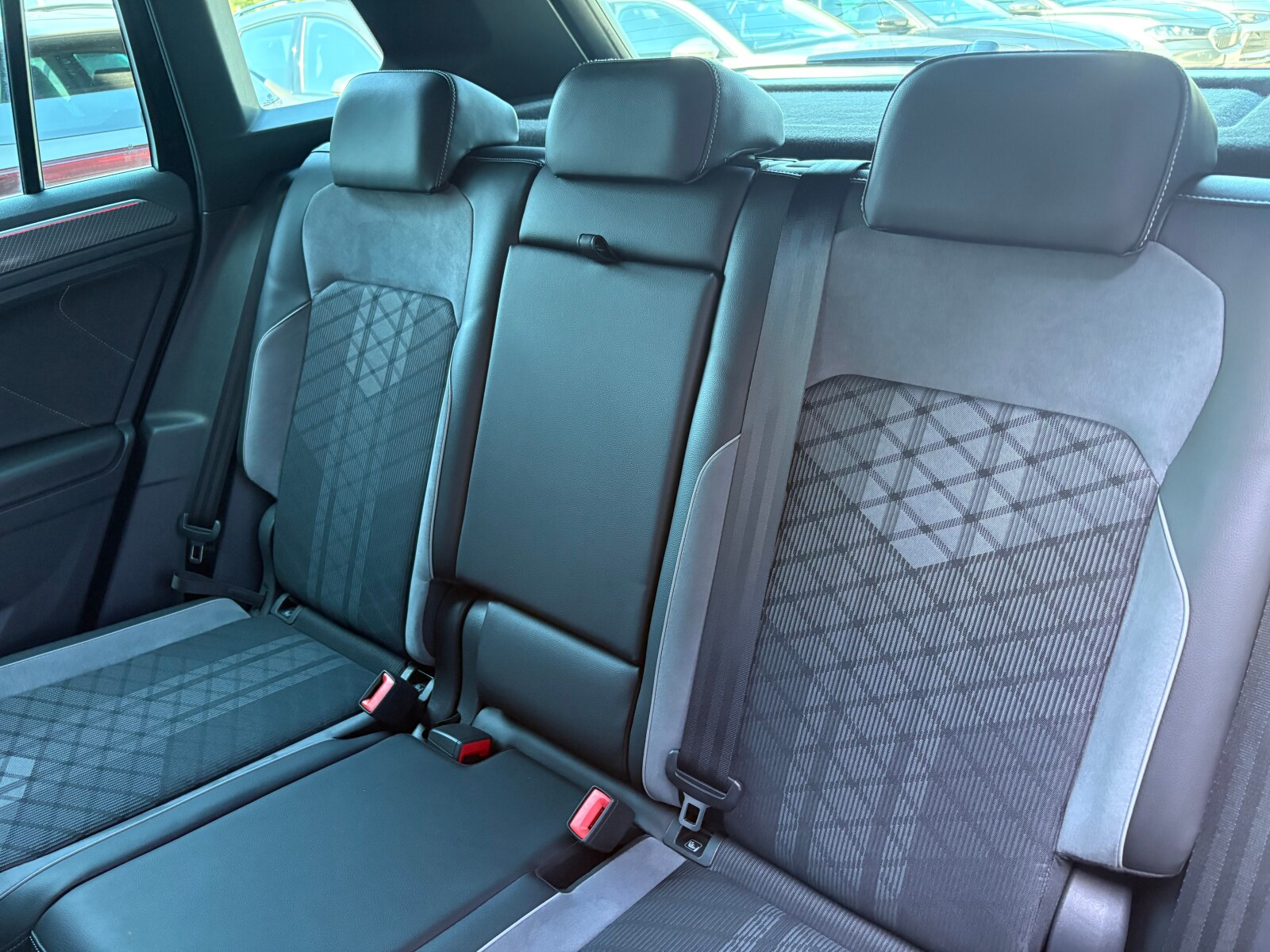 Volkswagen Tiguan - zdjęcie 13