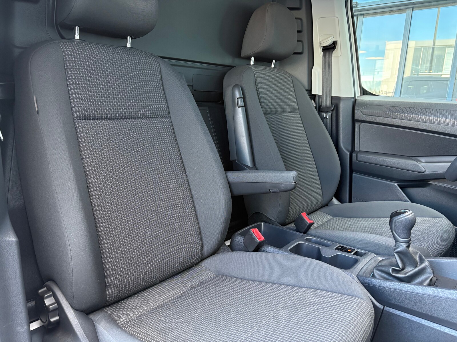Volkswagen Caddy - zdjęcie 12