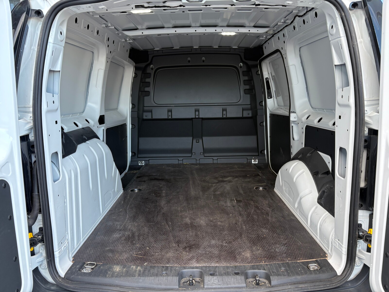 Volkswagen Caddy - zdjęcie 14