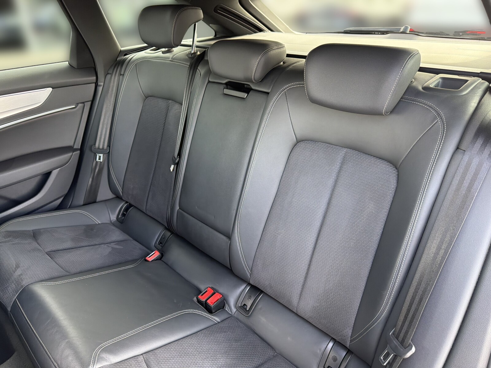 Audi A6 Avant - zdjęcie 13