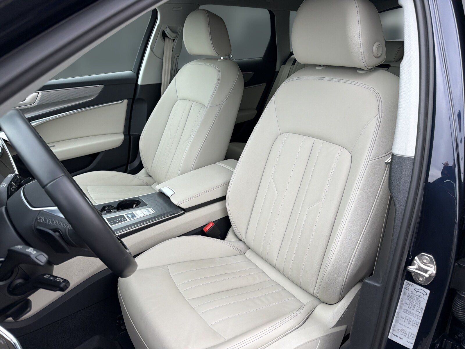 Audi A6 Avant - zdjęcie 12