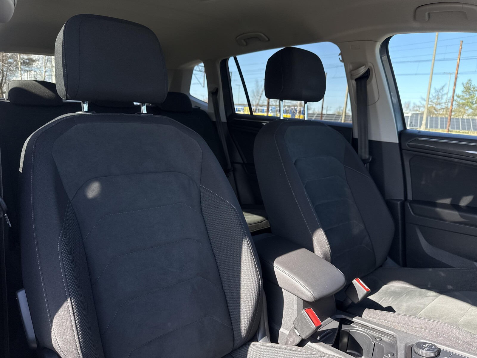 Volkswagen Tiguan Allspace - zdjęcie 15
