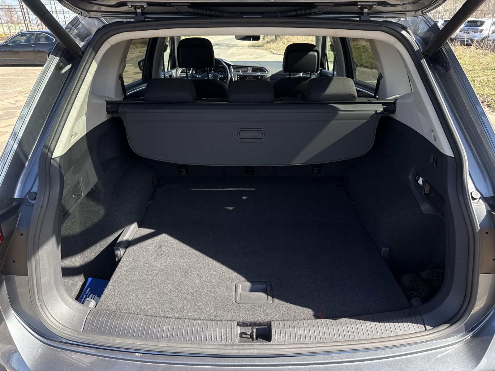 Volkswagen Tiguan Allspace - zdjęcie 35