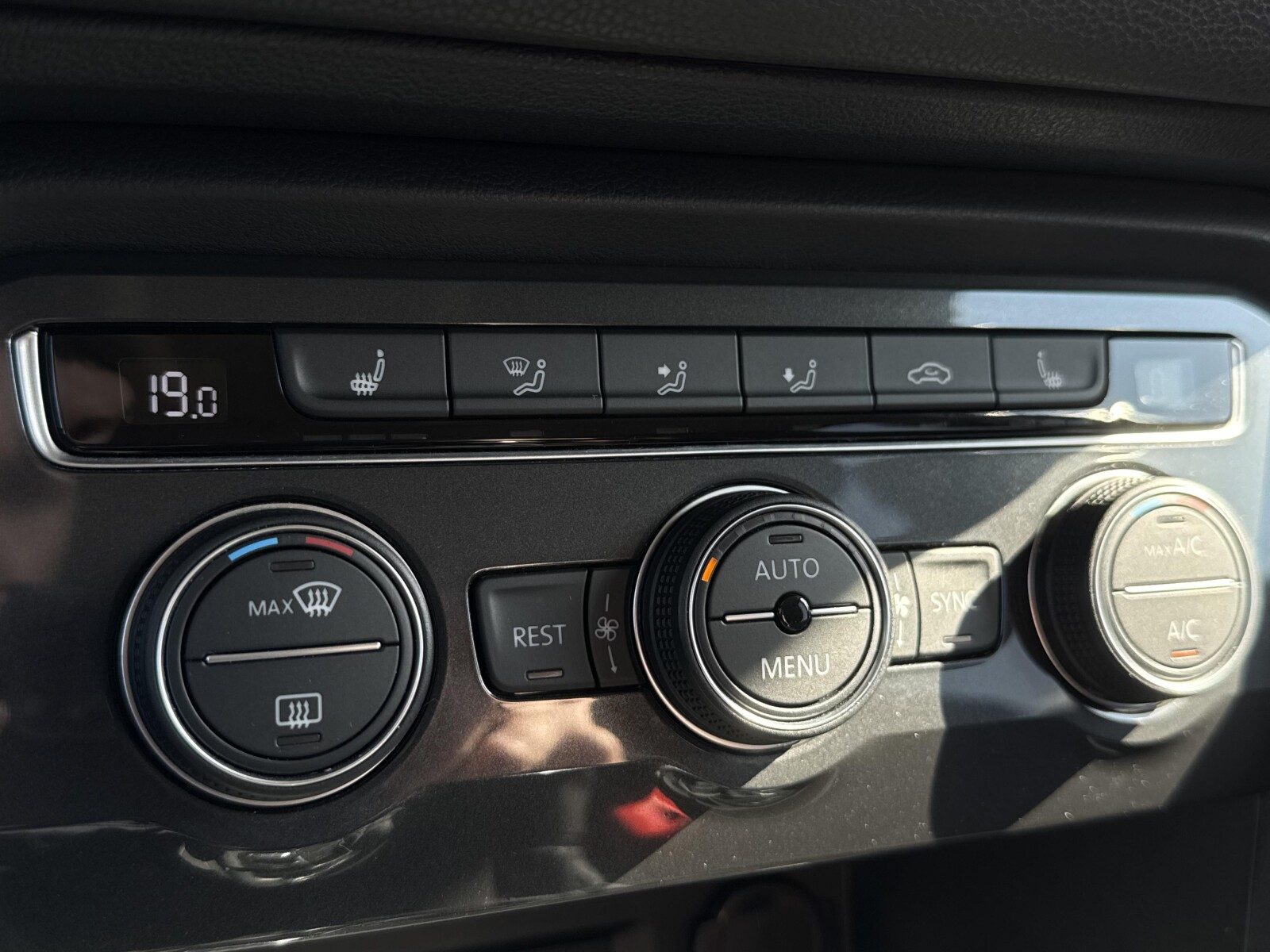 Volkswagen Tiguan Allspace - zdjęcie 25