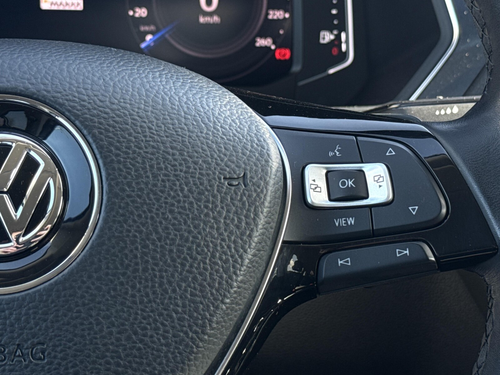 Volkswagen Tiguan Allspace - zdjęcie 18