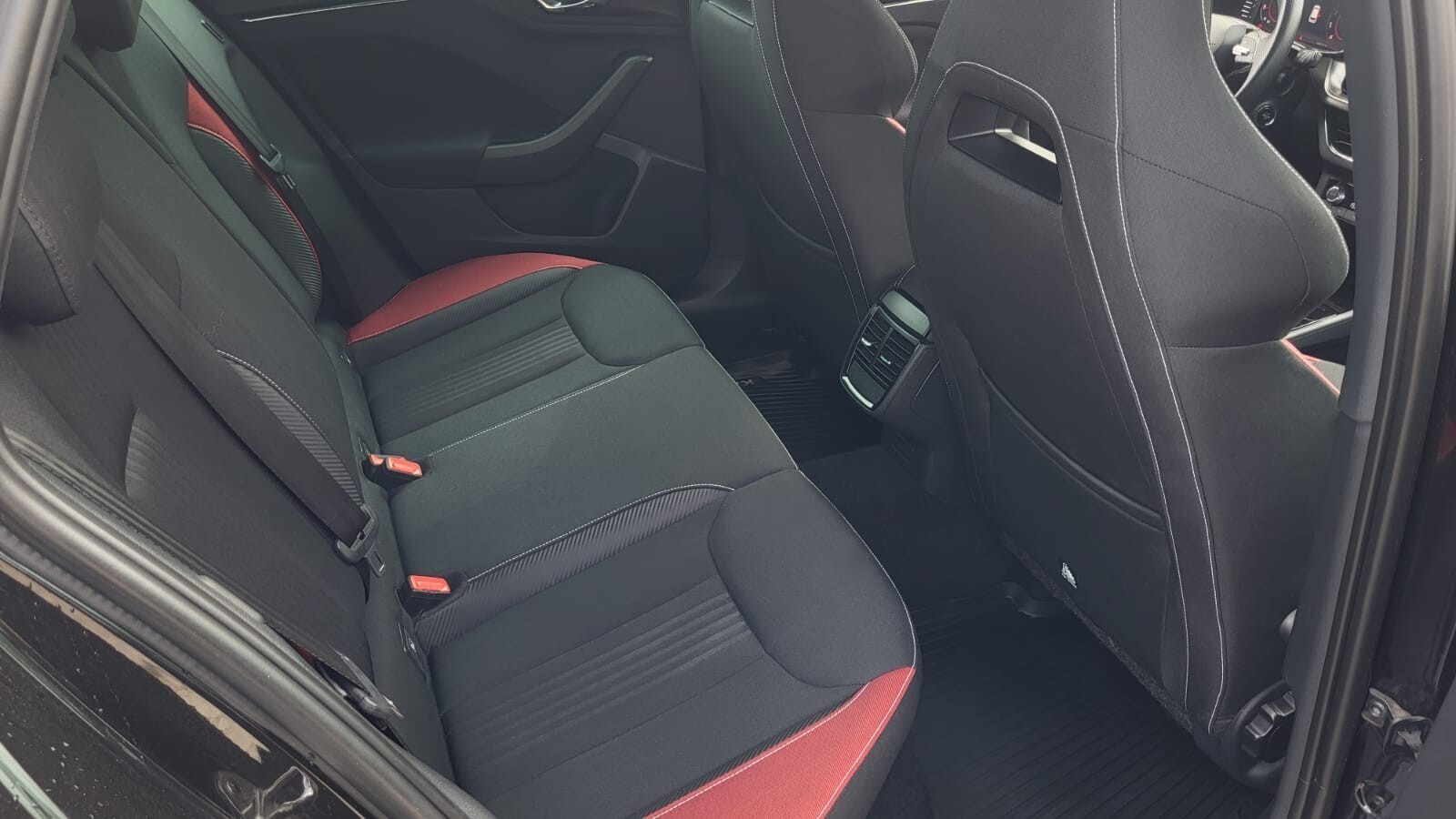 Škoda Kamiq - zdjęcie 15