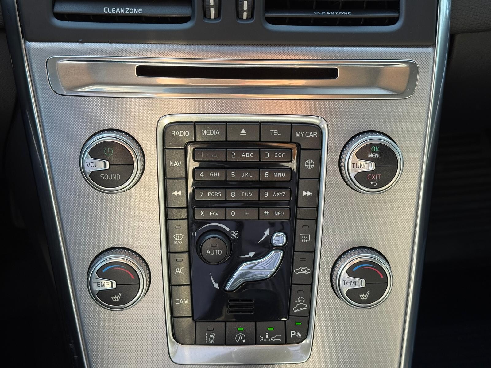 Volvo XC 60 - zdjęcie 25