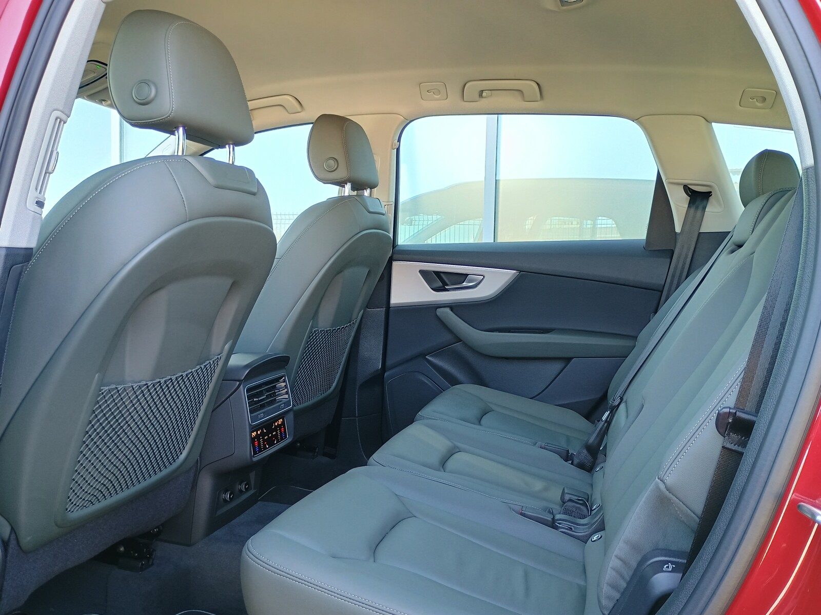 Audi Q7 - zdjęcie 12