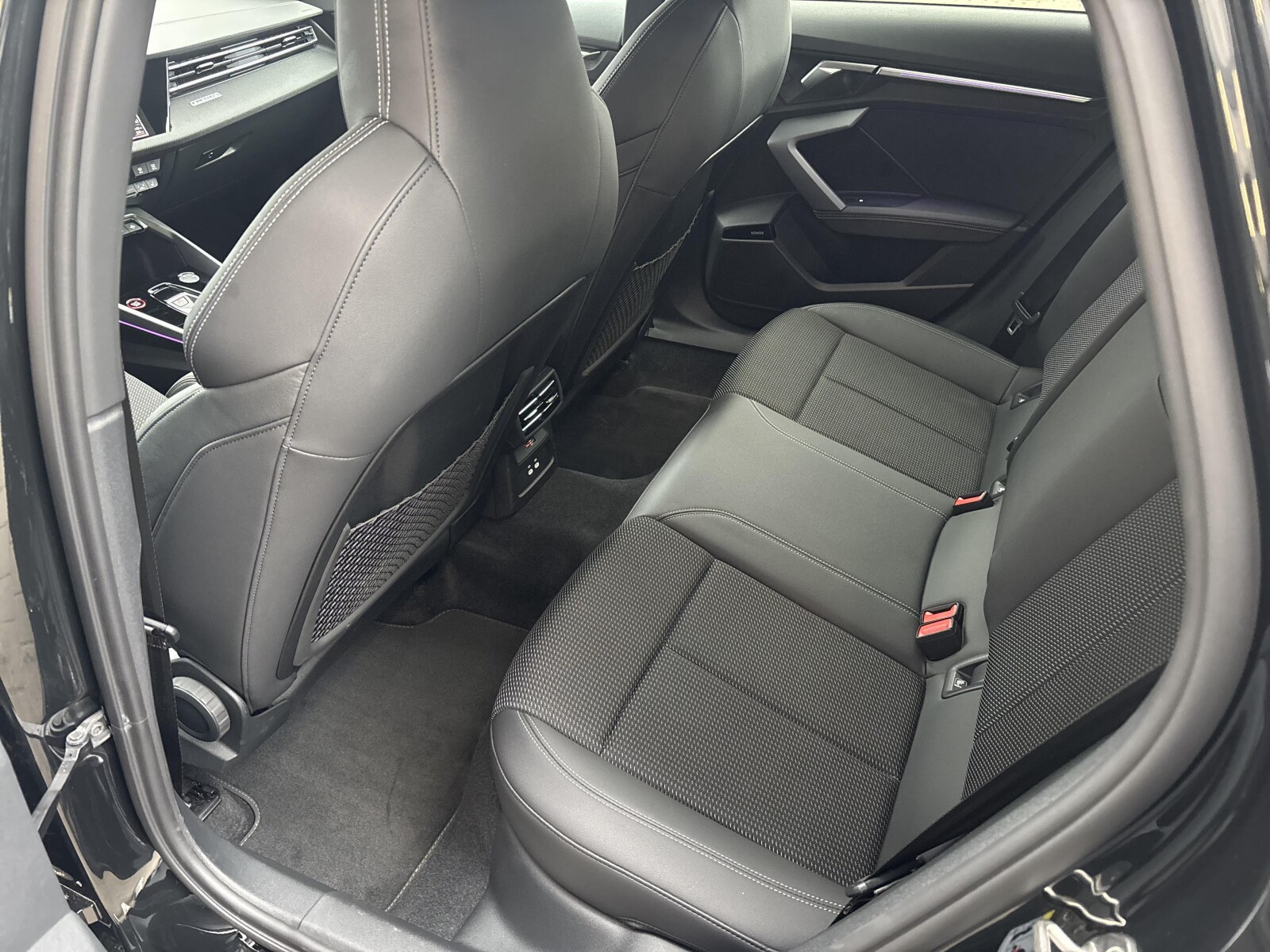 Audi S3 Sportback - zdjęcie 23