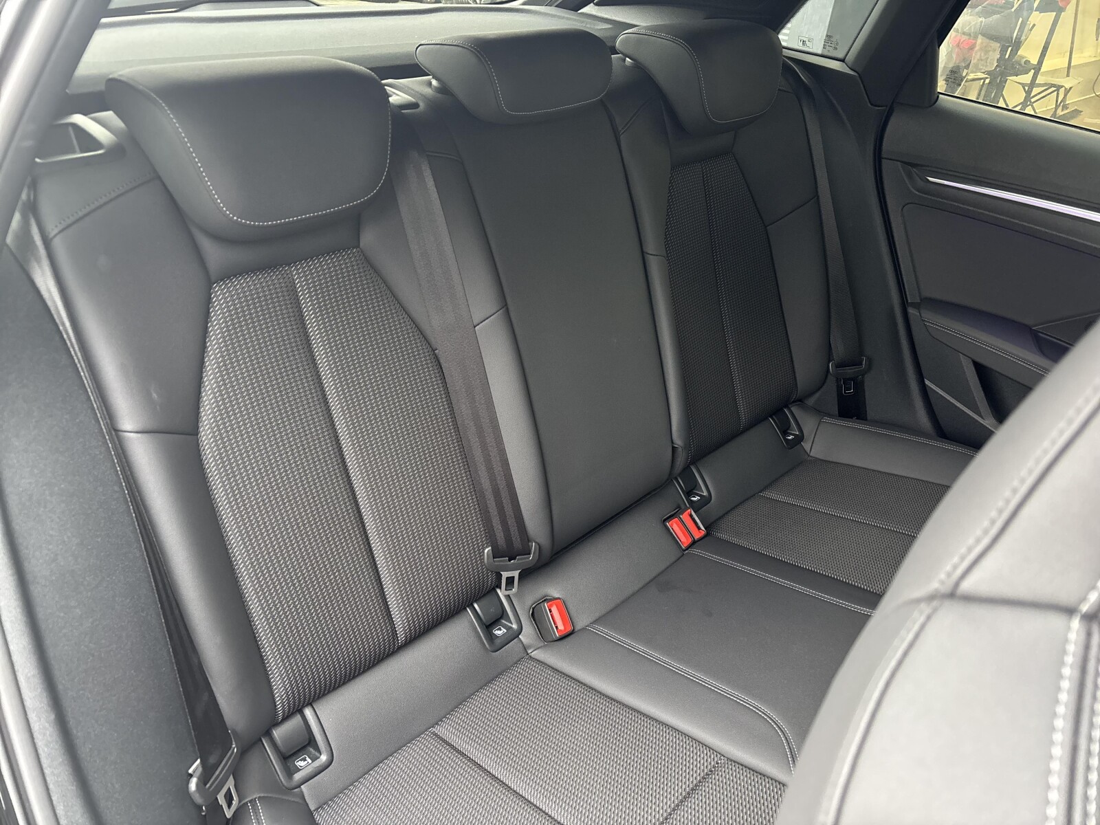 Audi S3 Sportback - zdjęcie 25