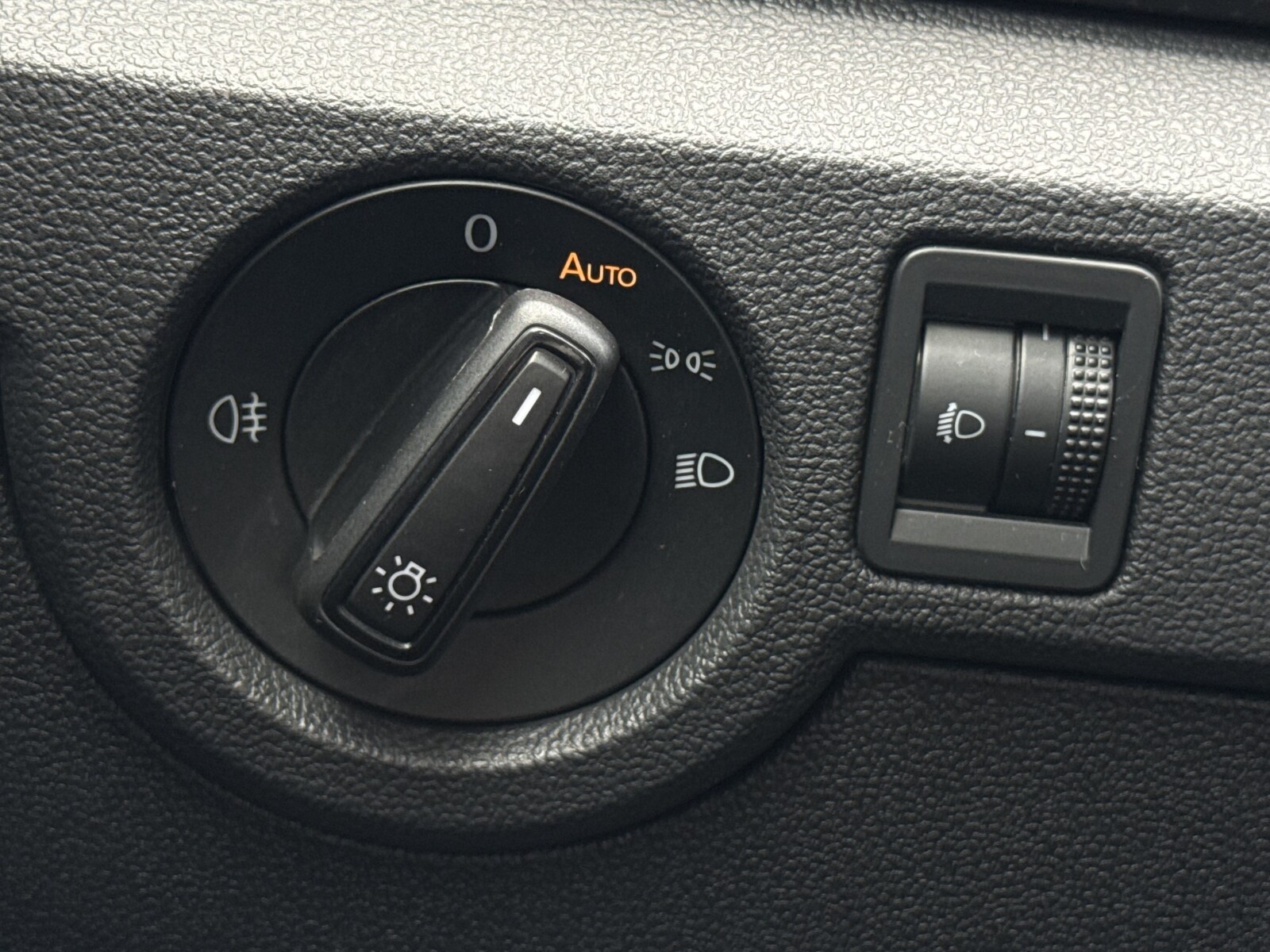 Volkswagen T-Cross - zdjęcie 21