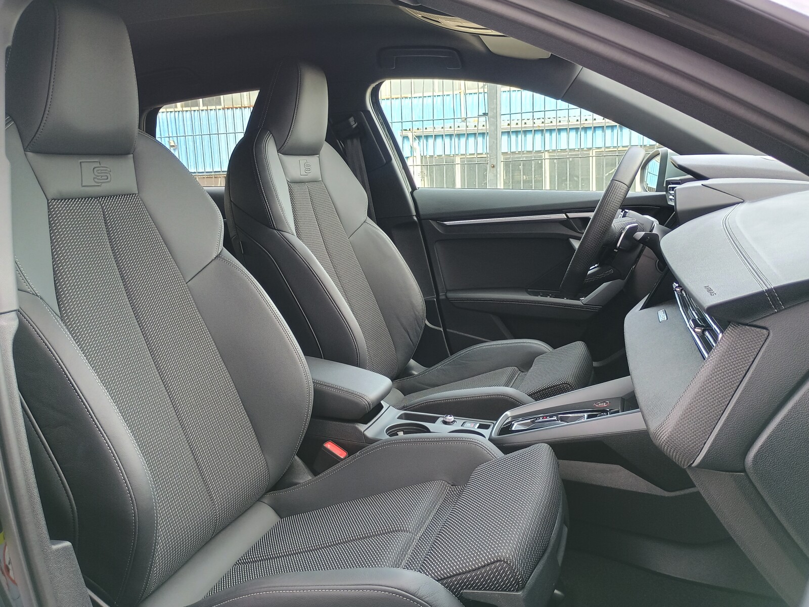 Audi S3 Sportback - zdjęcie 24