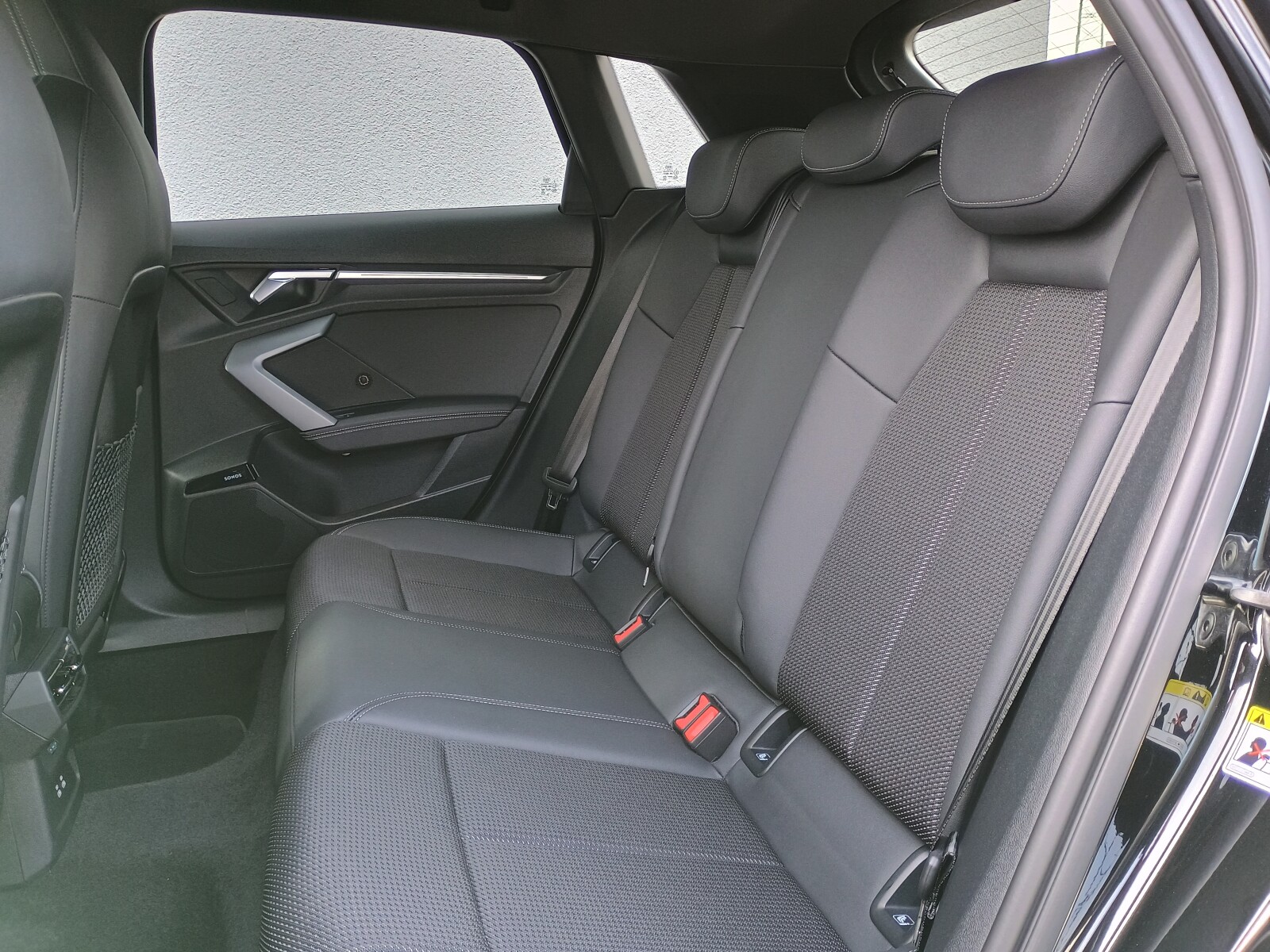 Audi S3 Sportback - zdjęcie 11