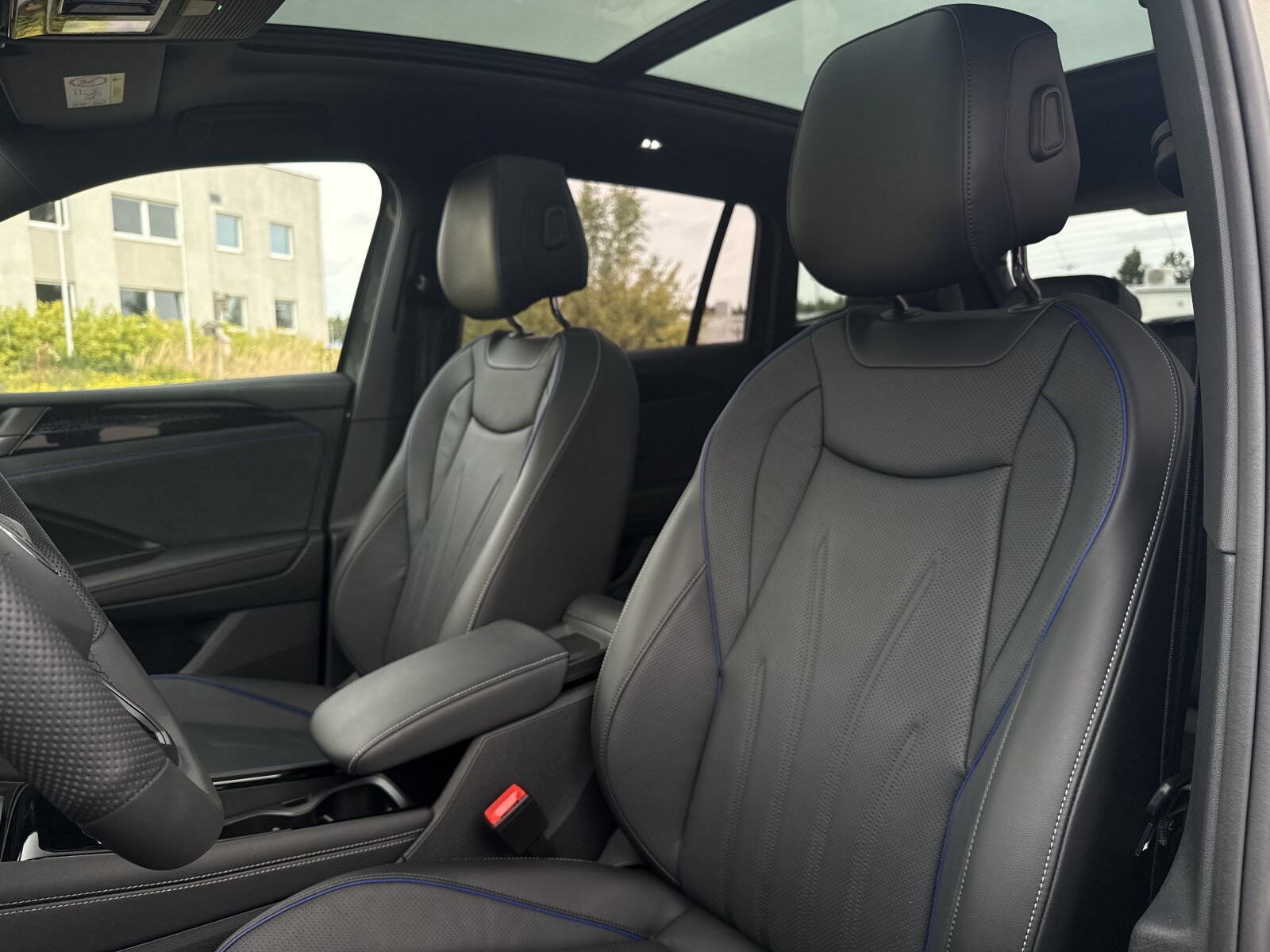Volkswagen Tiguan - zdjęcie 20