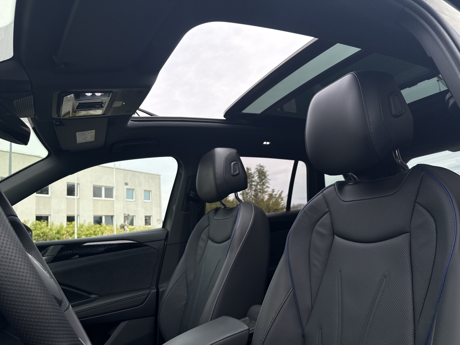 Volkswagen Tiguan - zdjęcie 21