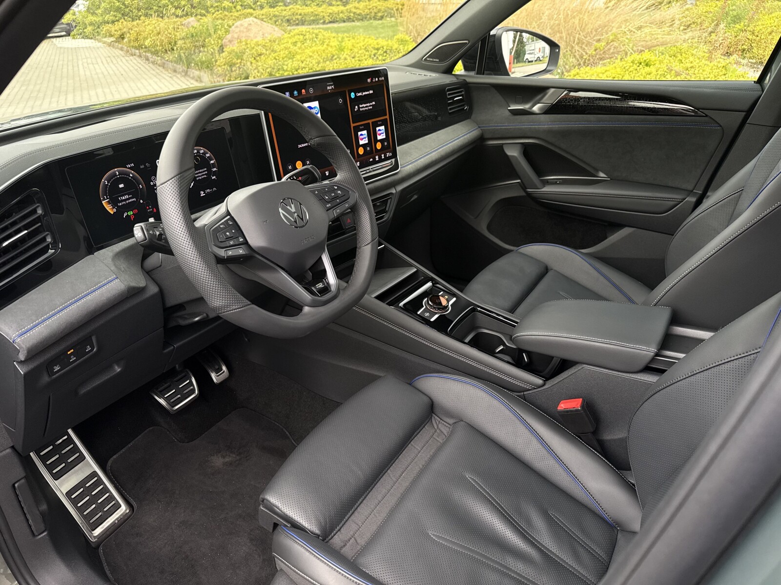 Volkswagen Tiguan - zdjęcie 14