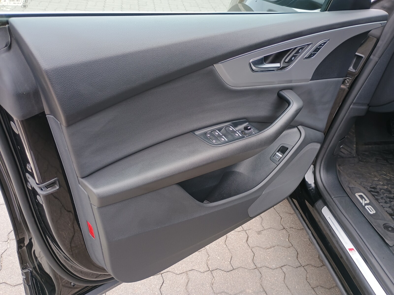 Audi Q8 - zdjęcie 19