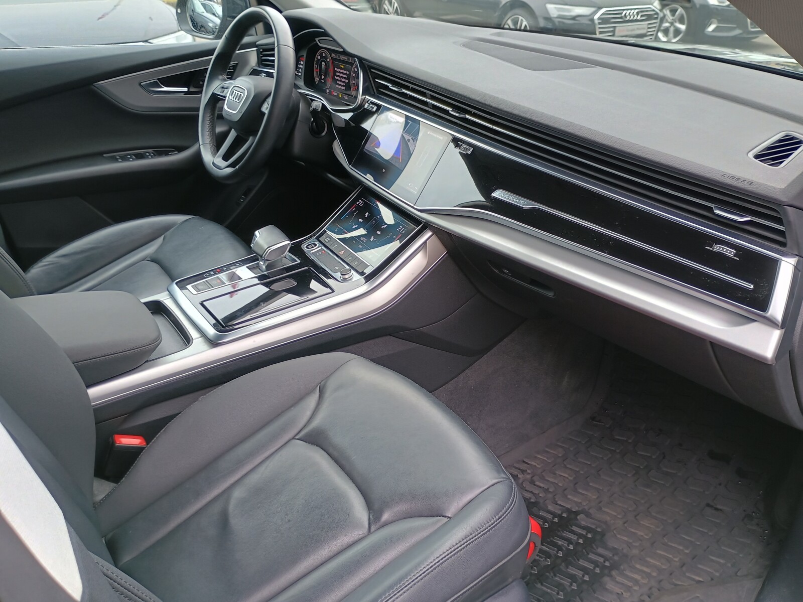 Audi Q8 - zdjęcie 23