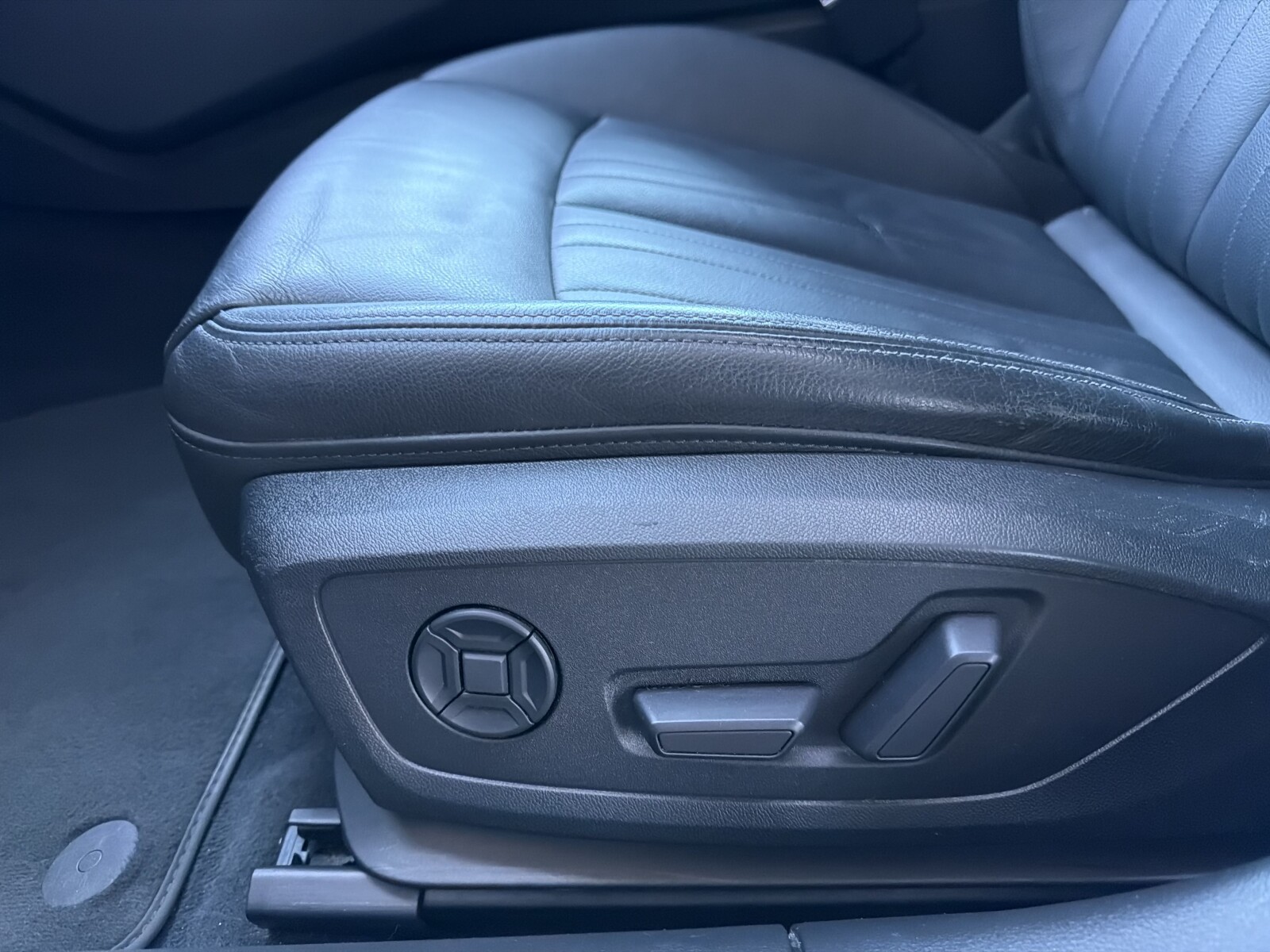 Audi A6 Limousine - zdjęcie 22