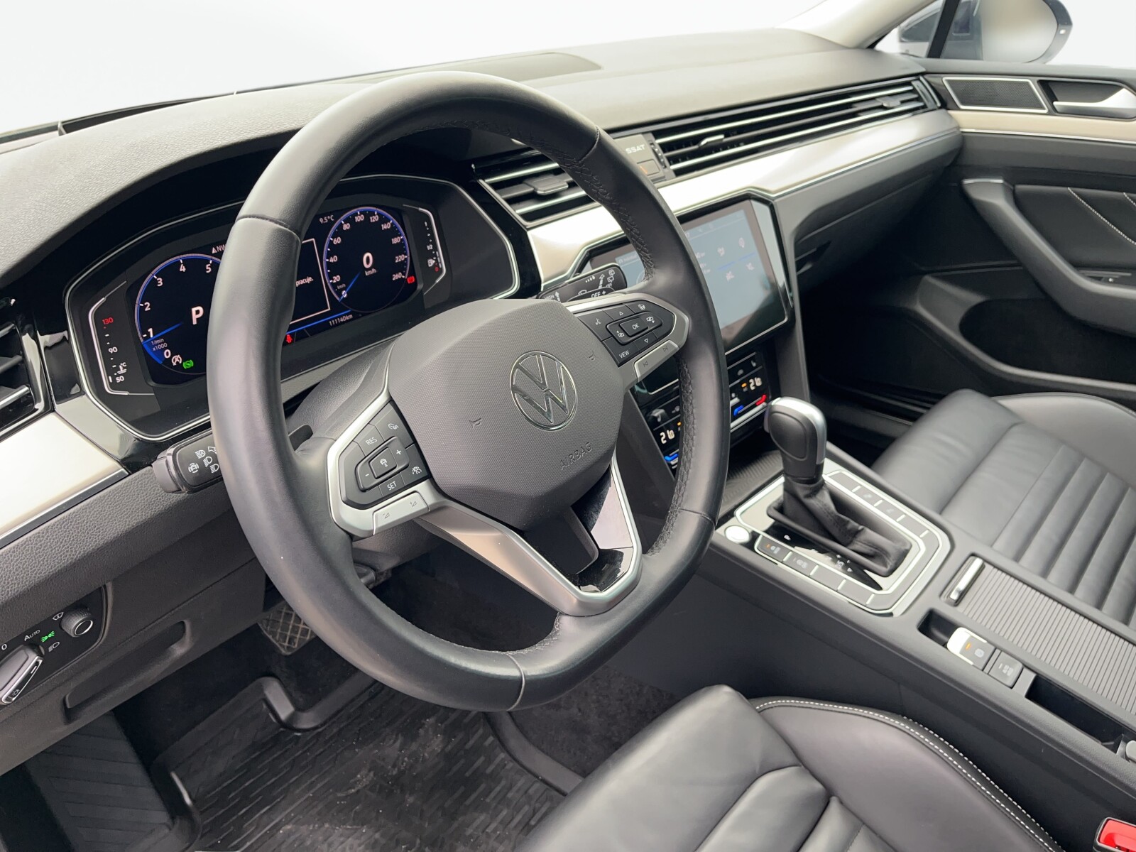 Volkswagen Passat Variant - zdjęcie 21