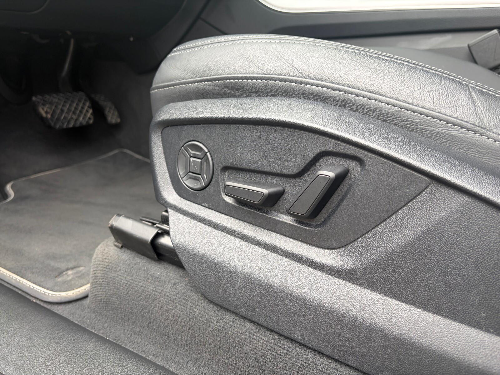 Audi Q7 - zdjęcie 11