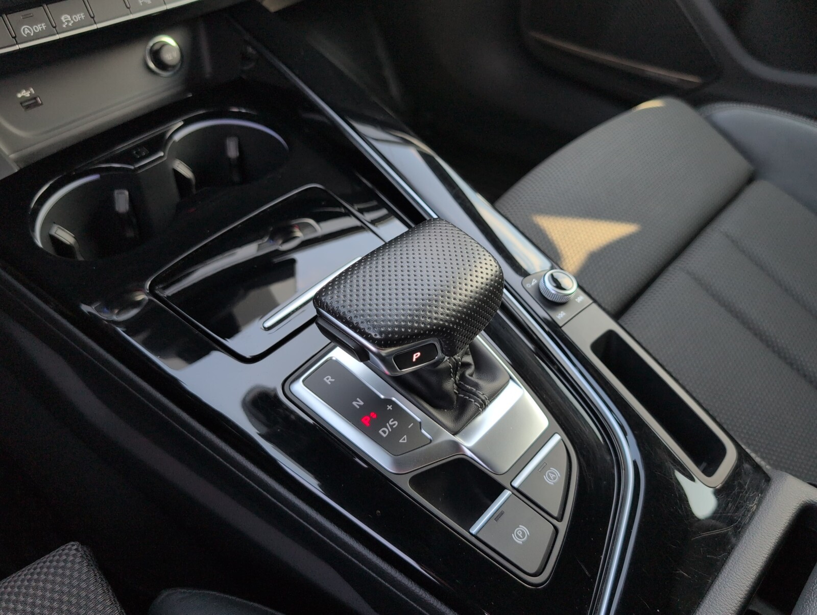 Audi A4 Avant - zdjęcie 37