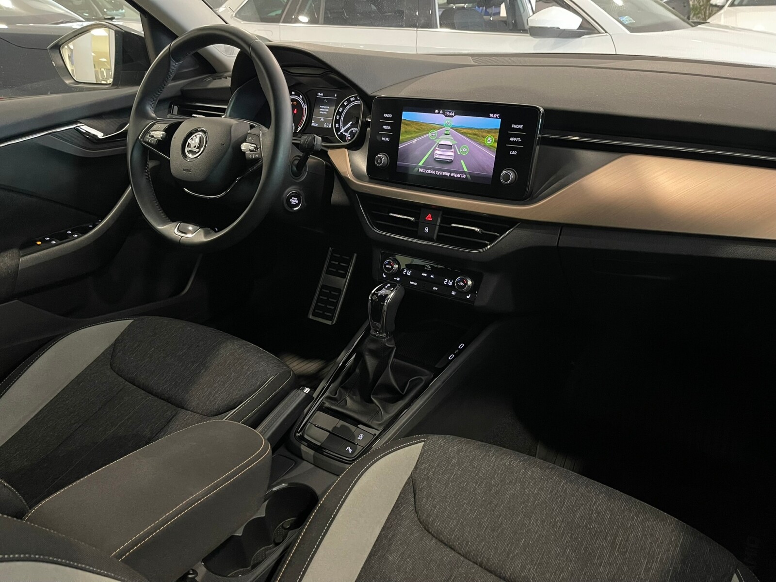 Škoda Kamiq - zdjęcie 15