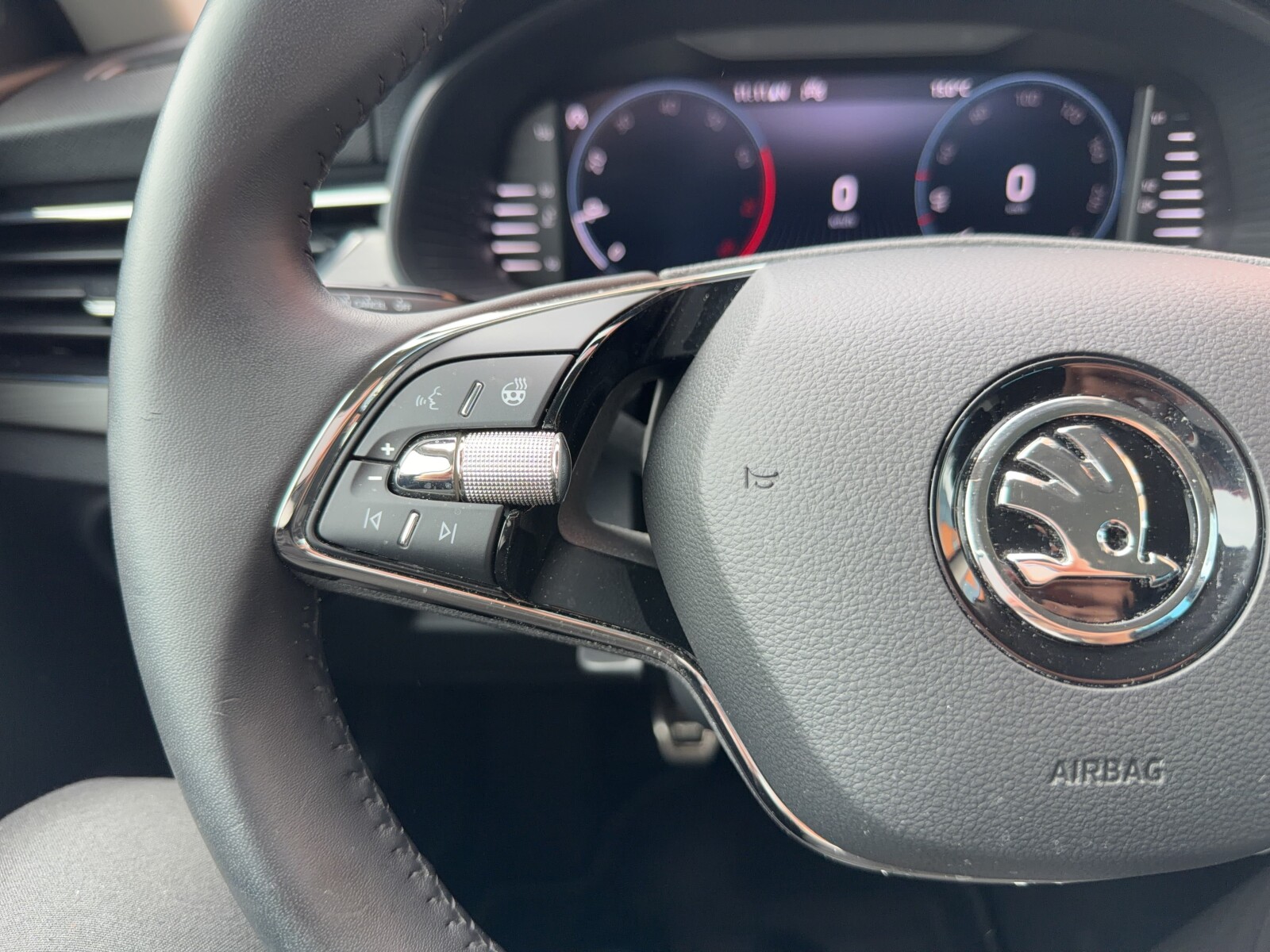 Škoda Kamiq - zdjęcie 17