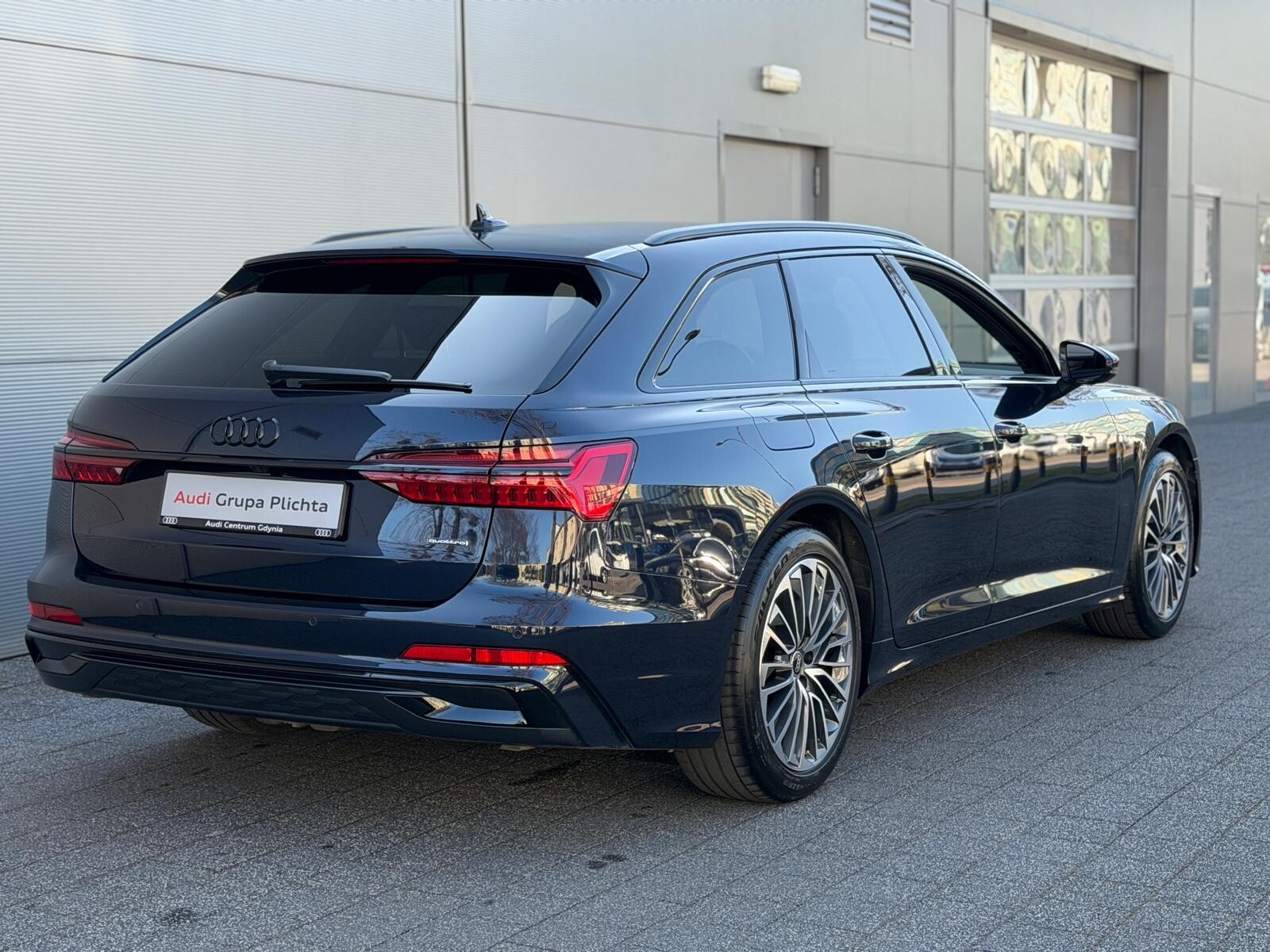 Audi A6 Avant - zdjęcie 11