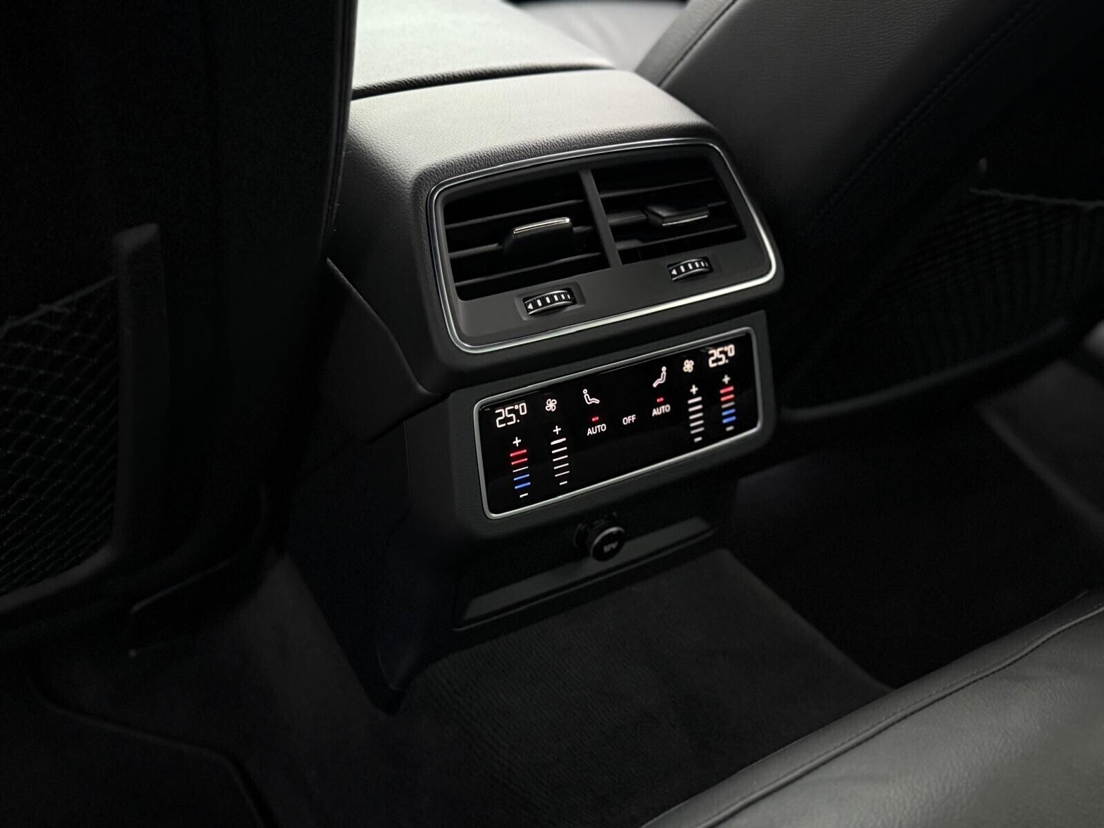 Audi A6 Limousine - zdjęcie 23