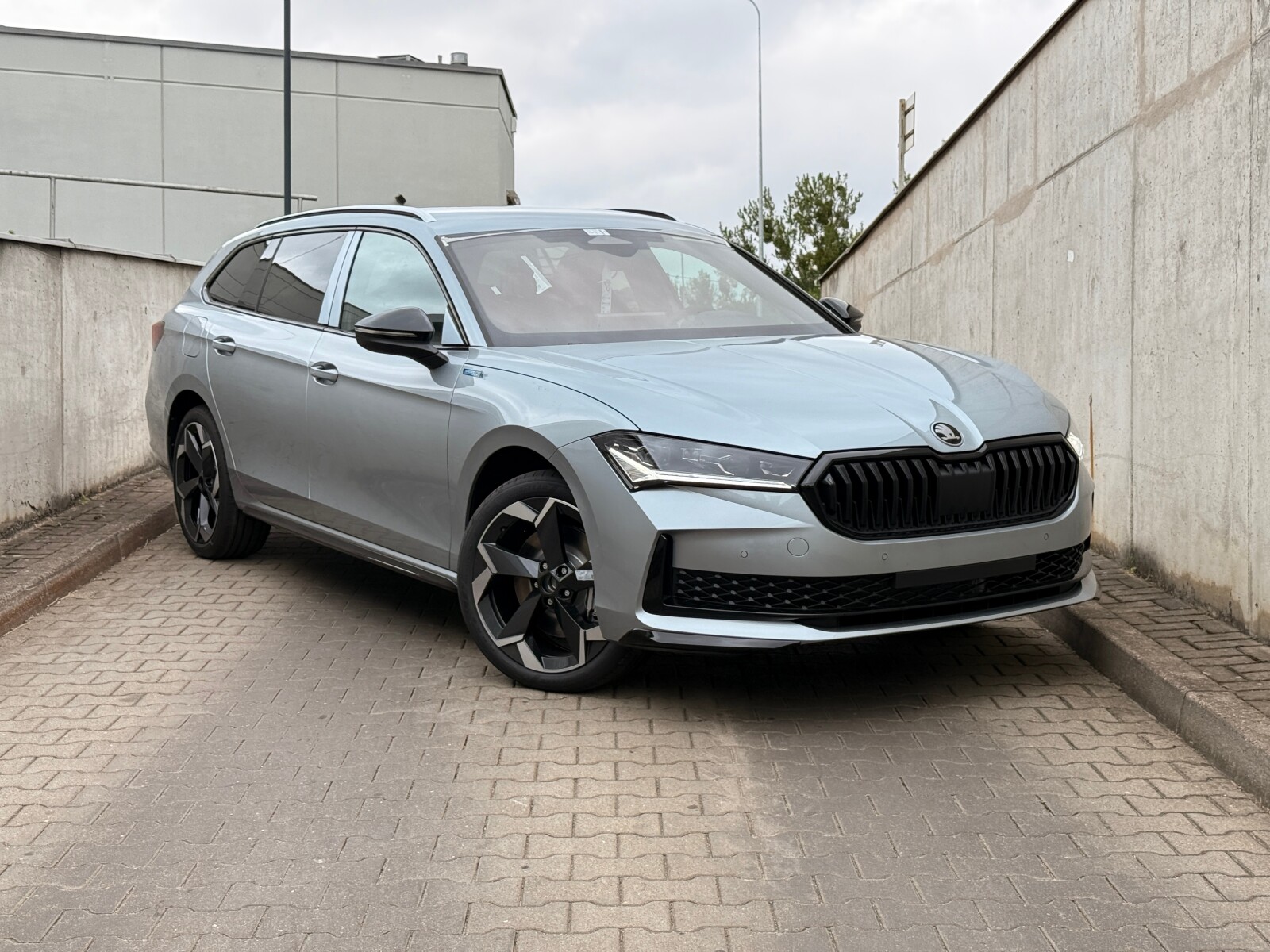 Combi Sportline 2.0 TSI 193 KM DSG 4x4 Hak+P.Climate+Torcular 19"
