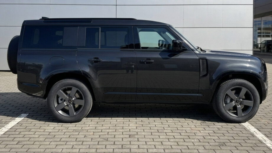 Land Rover Defender 130 - zdjęcie 2