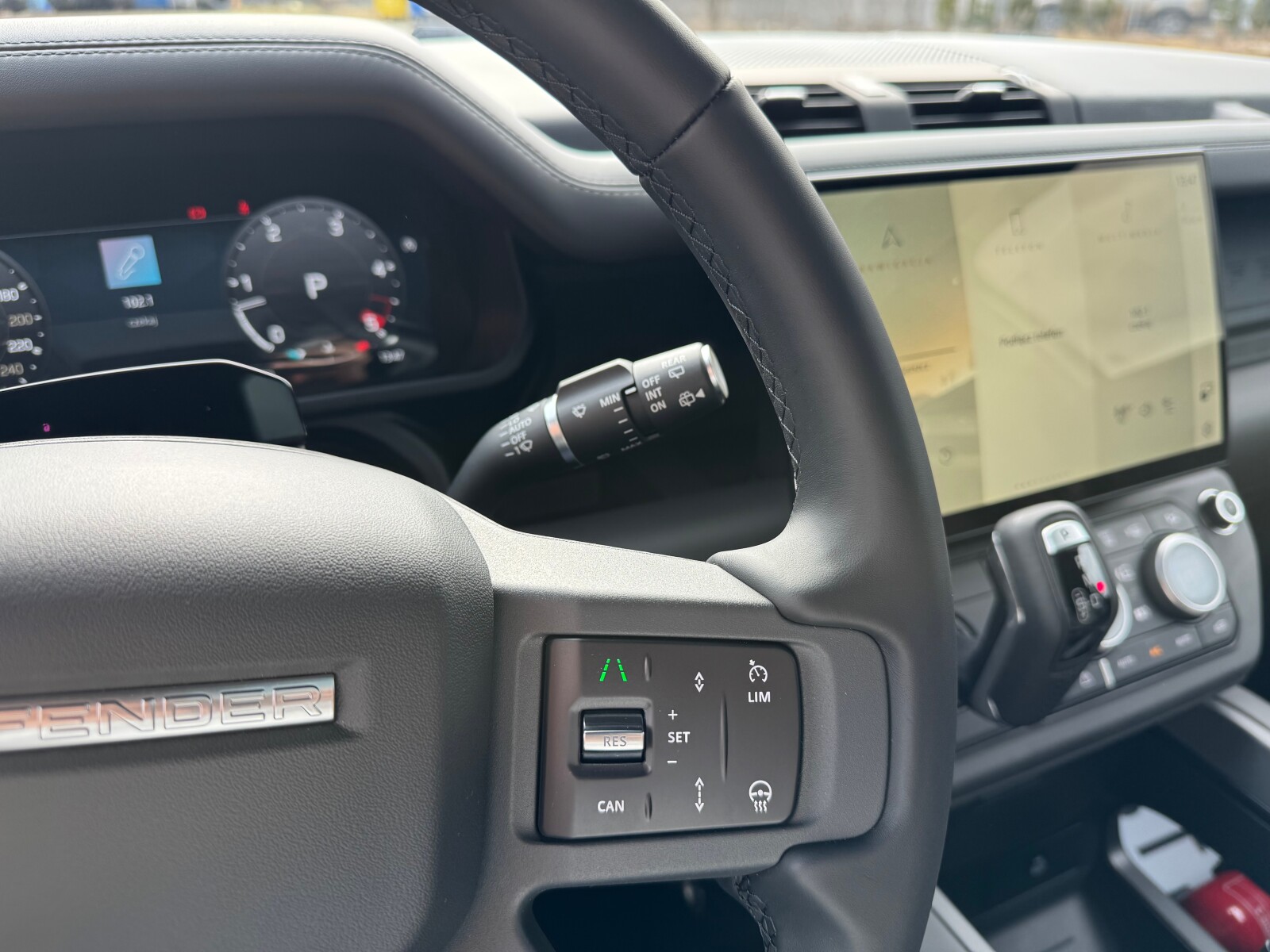 Land Rover Defender 130 - zdjęcie 9
