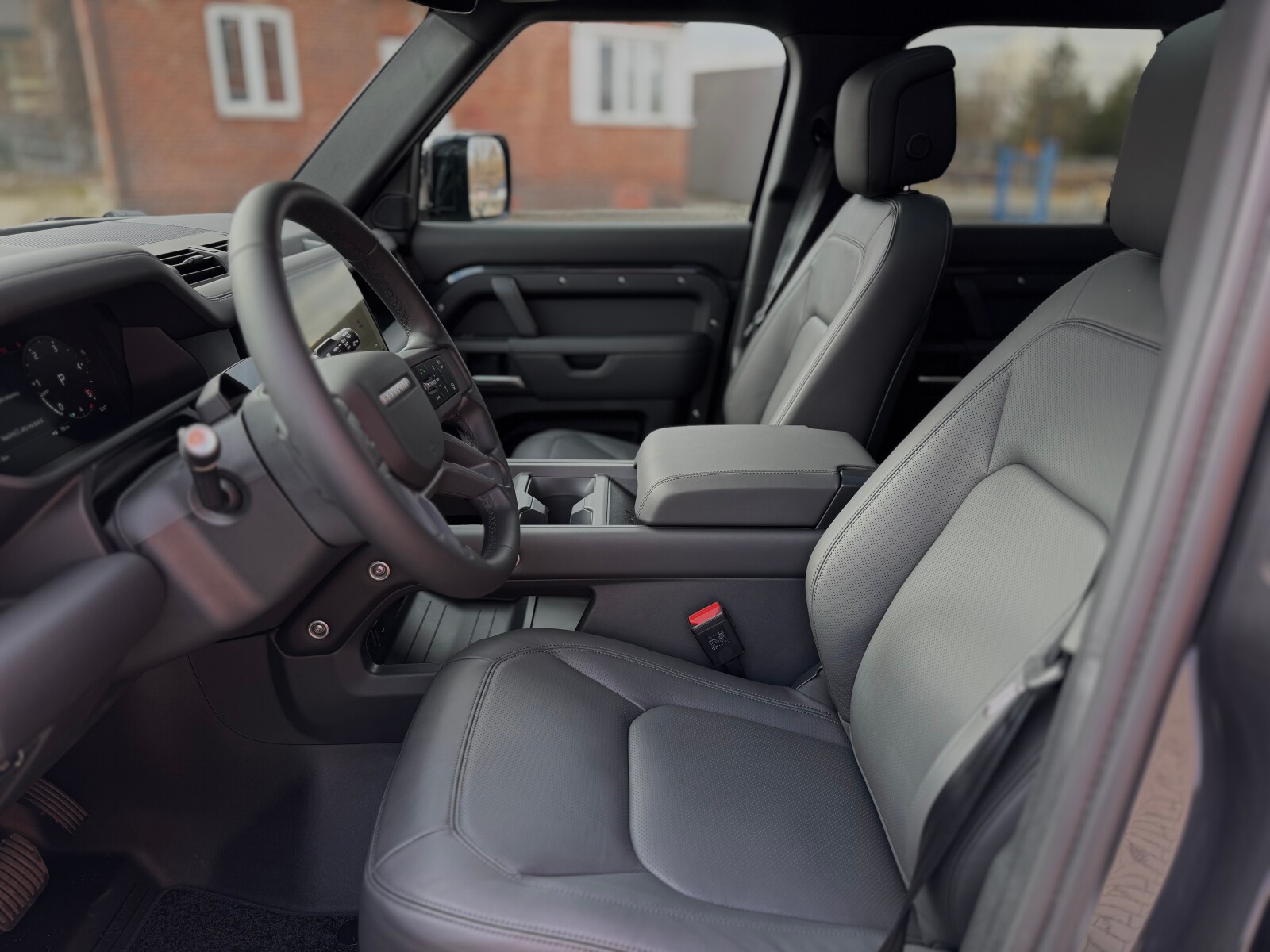 Land Rover Defender 130 - zdjęcie 5