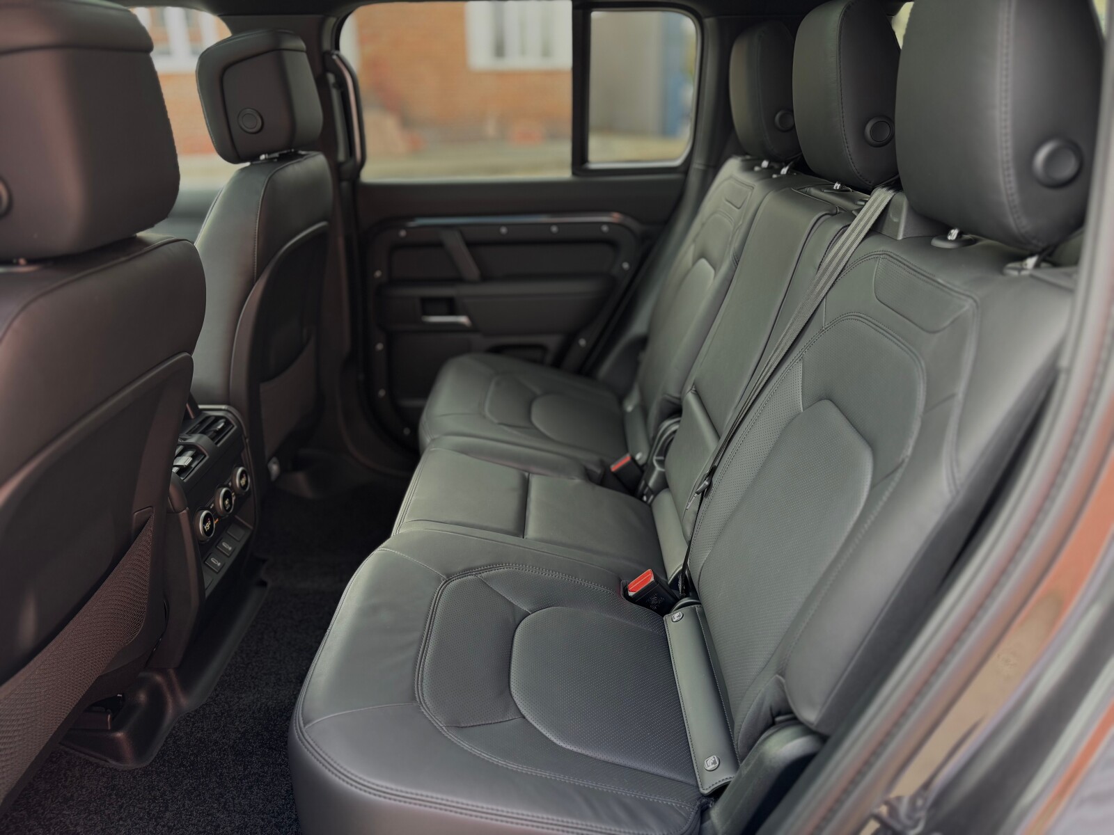 Land Rover Defender 130 - zdjęcie 20
