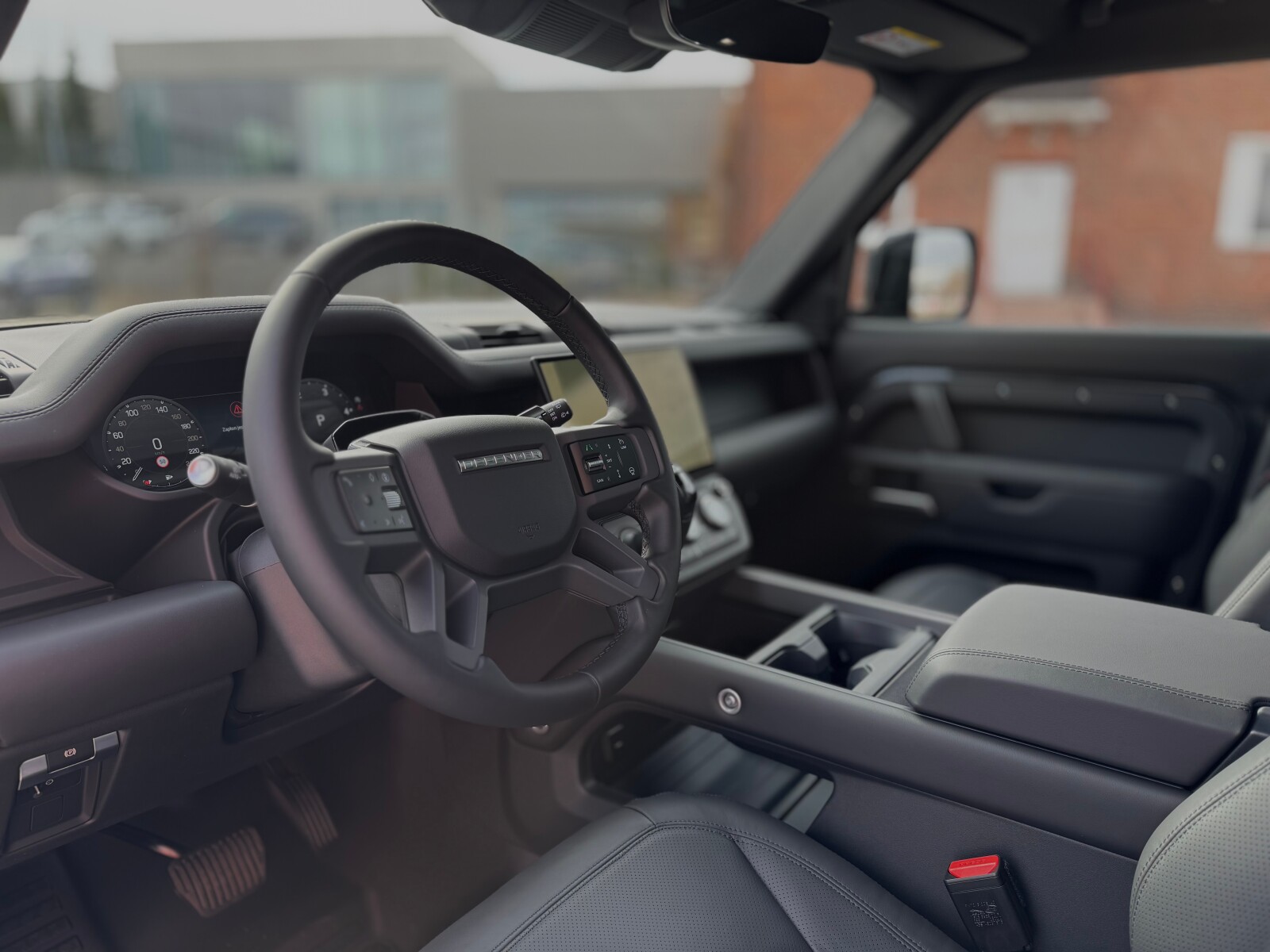 Land Rover Defender 130 - zdjęcie 4