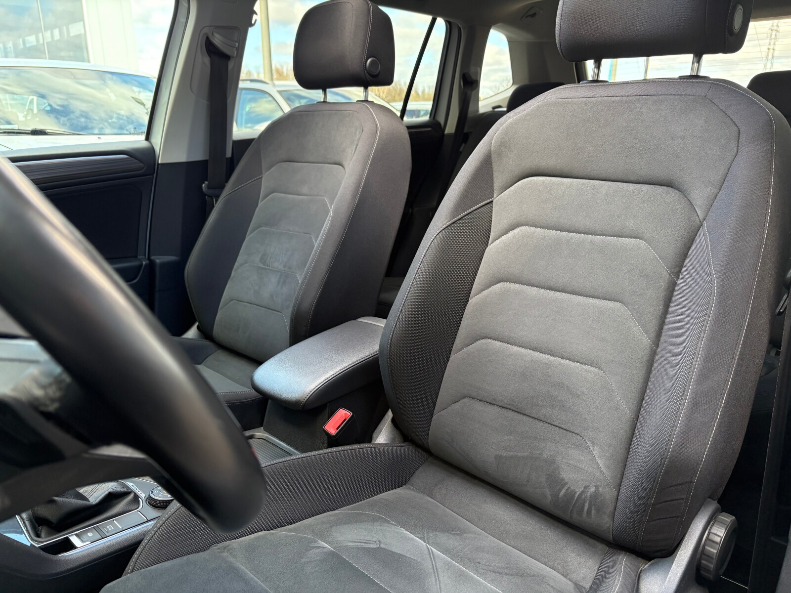 Volkswagen Tiguan Allspace - zdjęcie 12