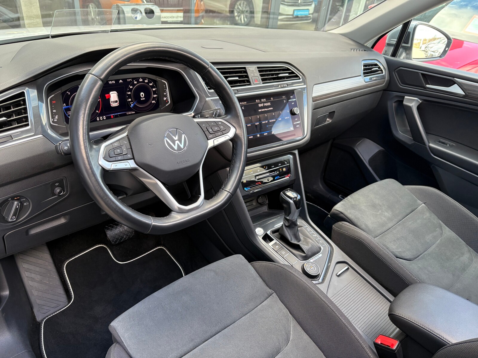 Volkswagen Tiguan Allspace - zdjęcie 11