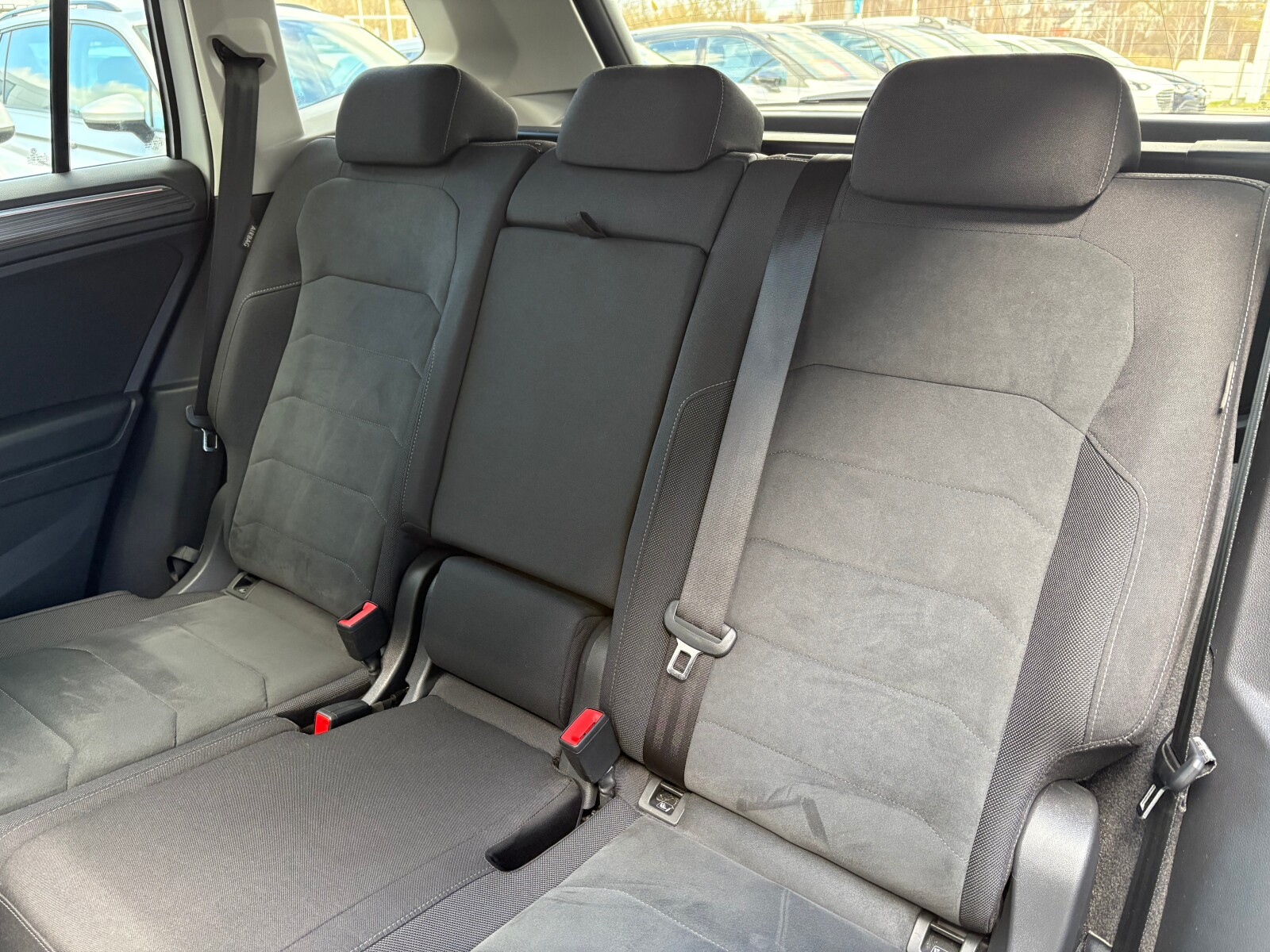Volkswagen Tiguan Allspace - zdjęcie 13