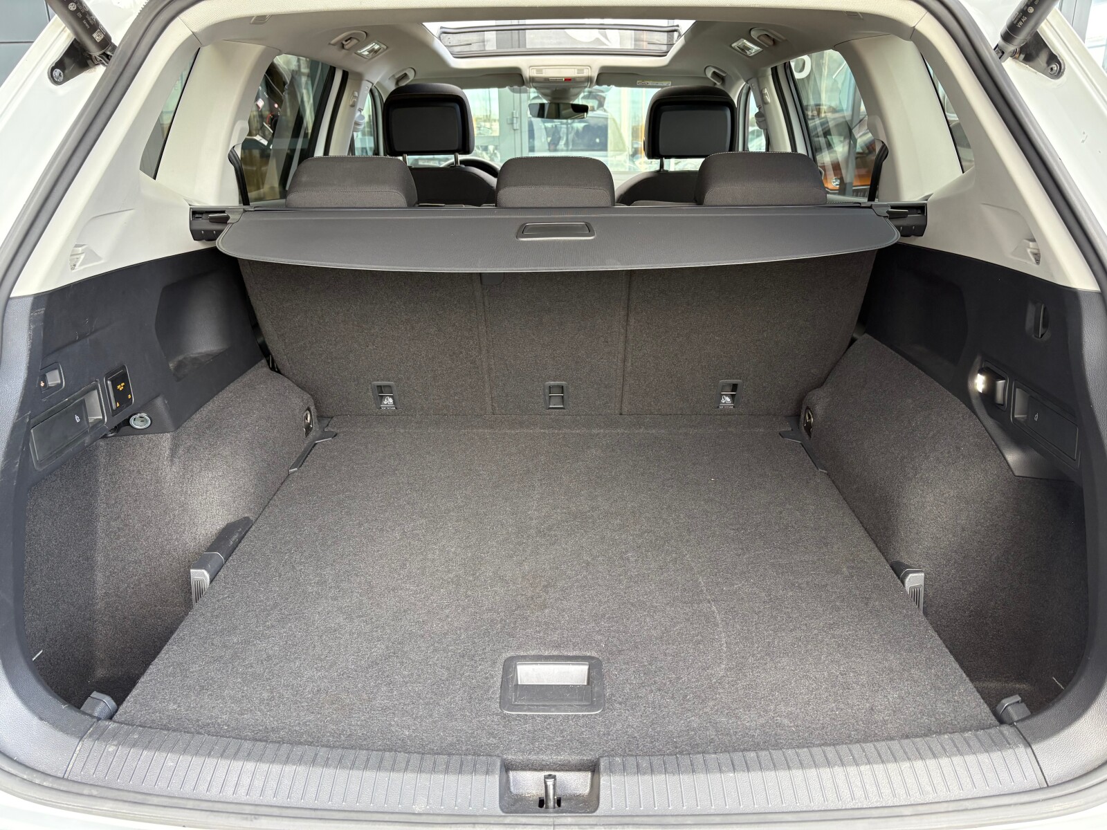 Volkswagen Tiguan Allspace - zdjęcie 20