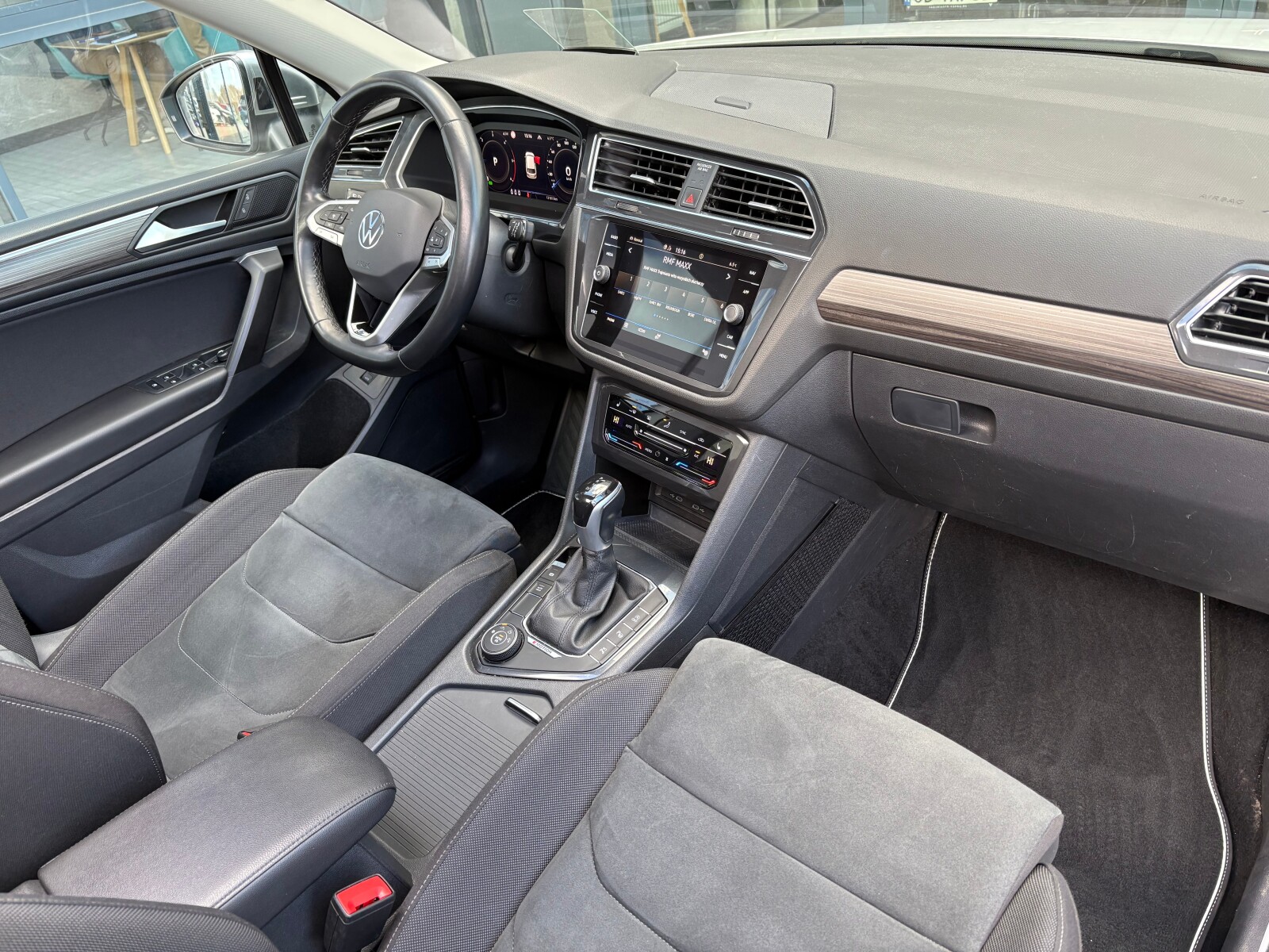 Volkswagen Tiguan Allspace - zdjęcie 17