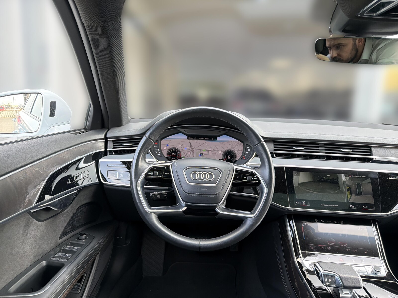 Audi A8 - zdjęcie 18