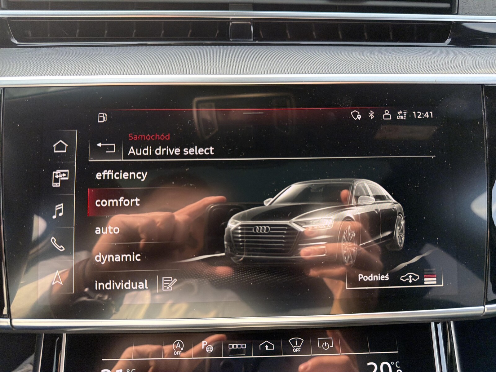 Audi A8 - zdjęcie 32